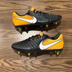 Men’s Size 9 Nike Tiempo Legend VII SG-Pro ACC Soccer Cleats 917805-009